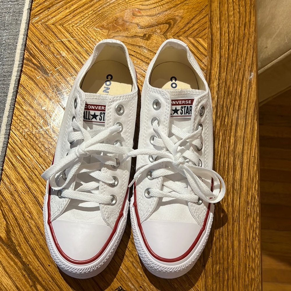 Brand new unworn chuck taylor all star classic 7.5